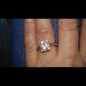 LeVian 14kt gold ring size 6